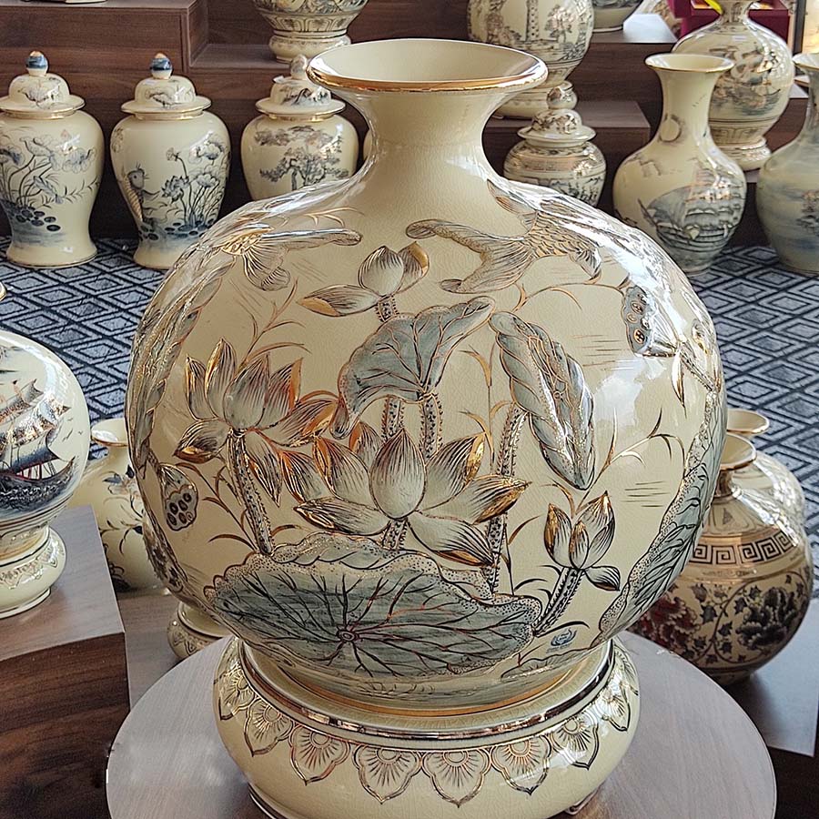 binh-cuu-ngu-hoa-sen-dap-noi-h45-gom-chu-dau-4