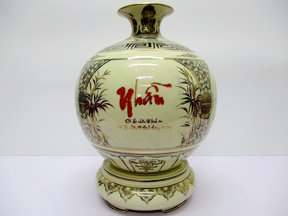 binh-hut-loc-chu-nhan-gom-chu-dau-ve-vang-kim-9