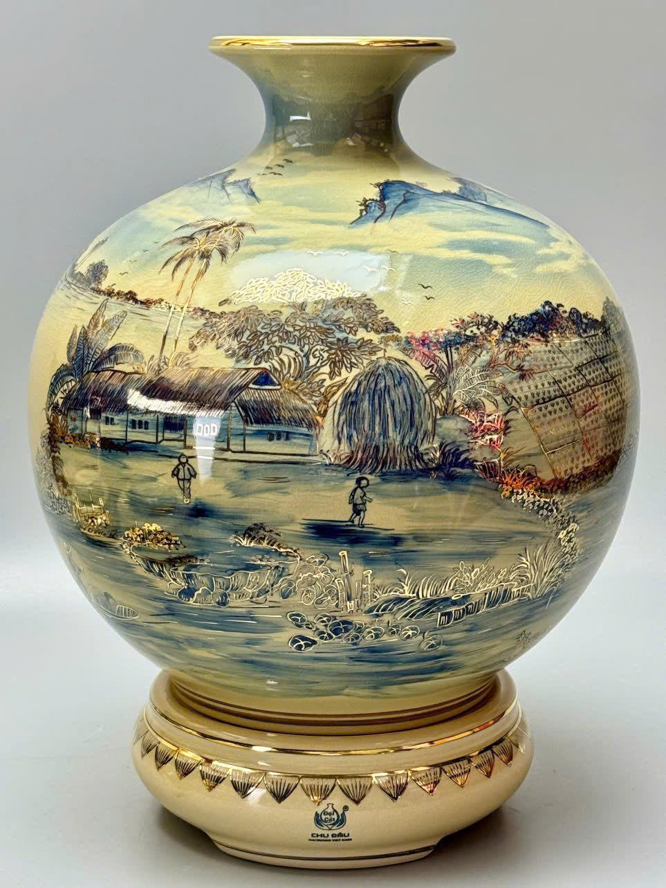 Bình hút tài lộc H35 vs H40 làng quê sơn thủy hữu tình vân mây xanh coban gốm Chu Đậu vẽ vàng 24k