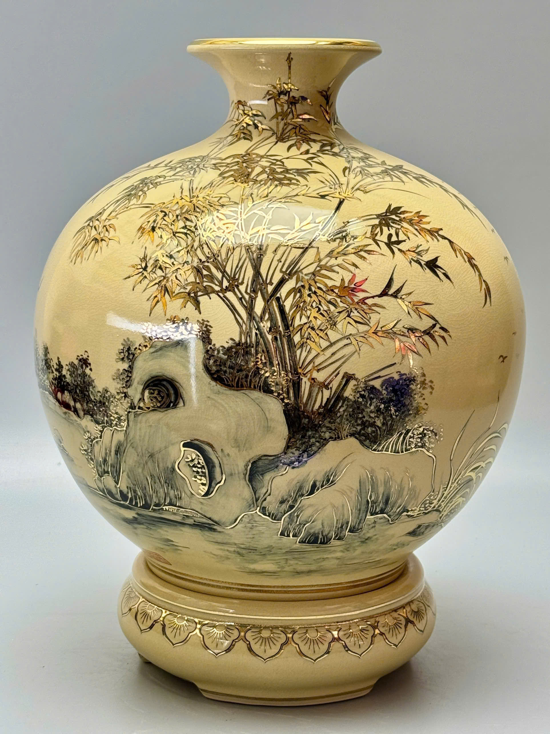 Bình hút tài lộc làng quê Việt Nam gốm Chu Đậu vẽ vàng 24k