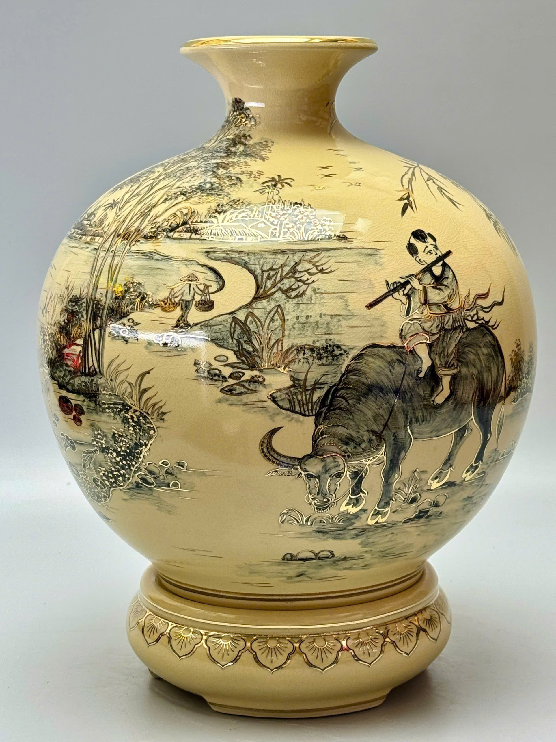 Bình hút tài lộc làng quê Việt Nam gốm Chu Đậu vẽ vàng 24k