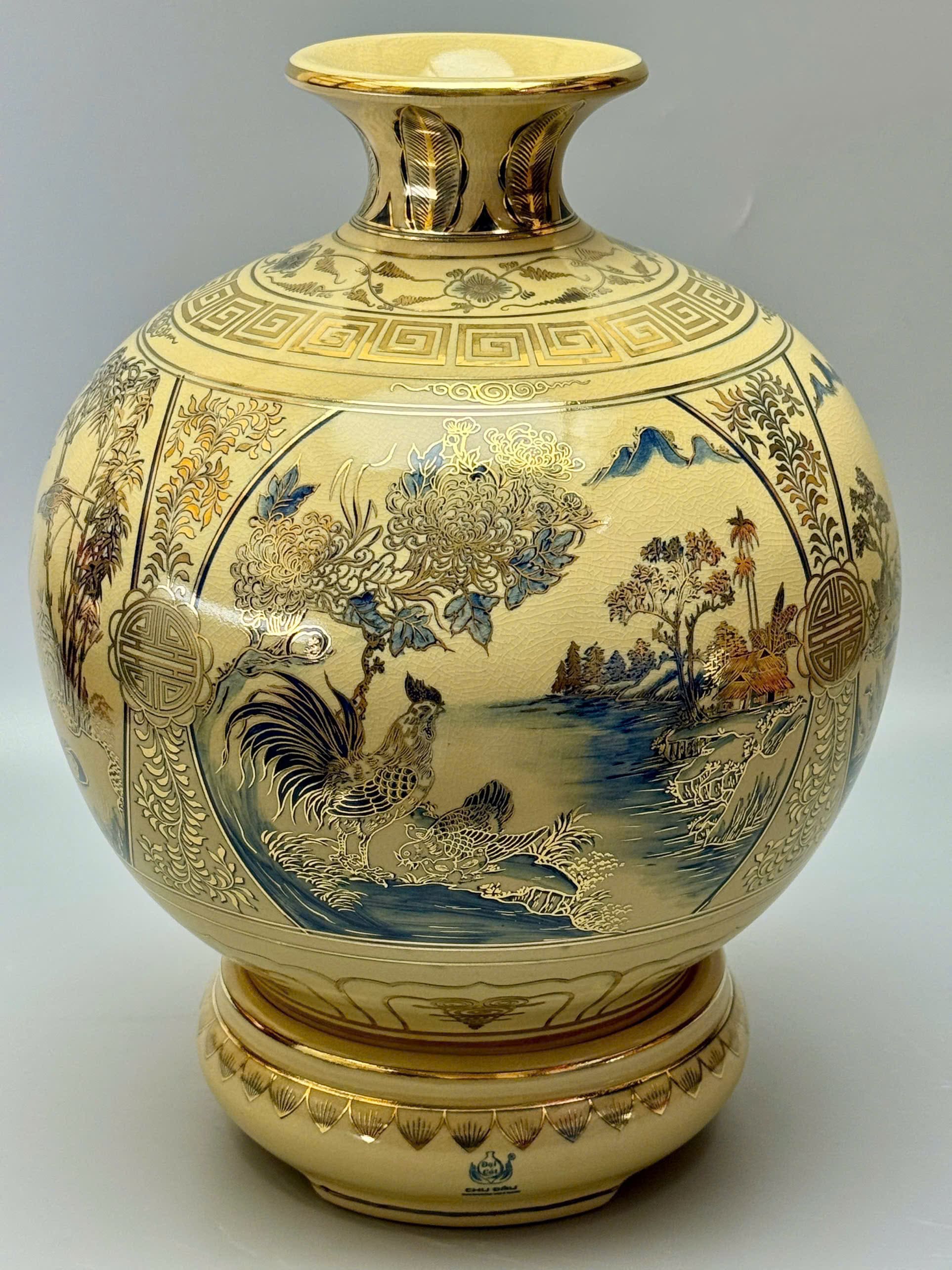 Bình hút tài lộc sơn thủy hữu tình gốm Chu Đậu vẽ vàng