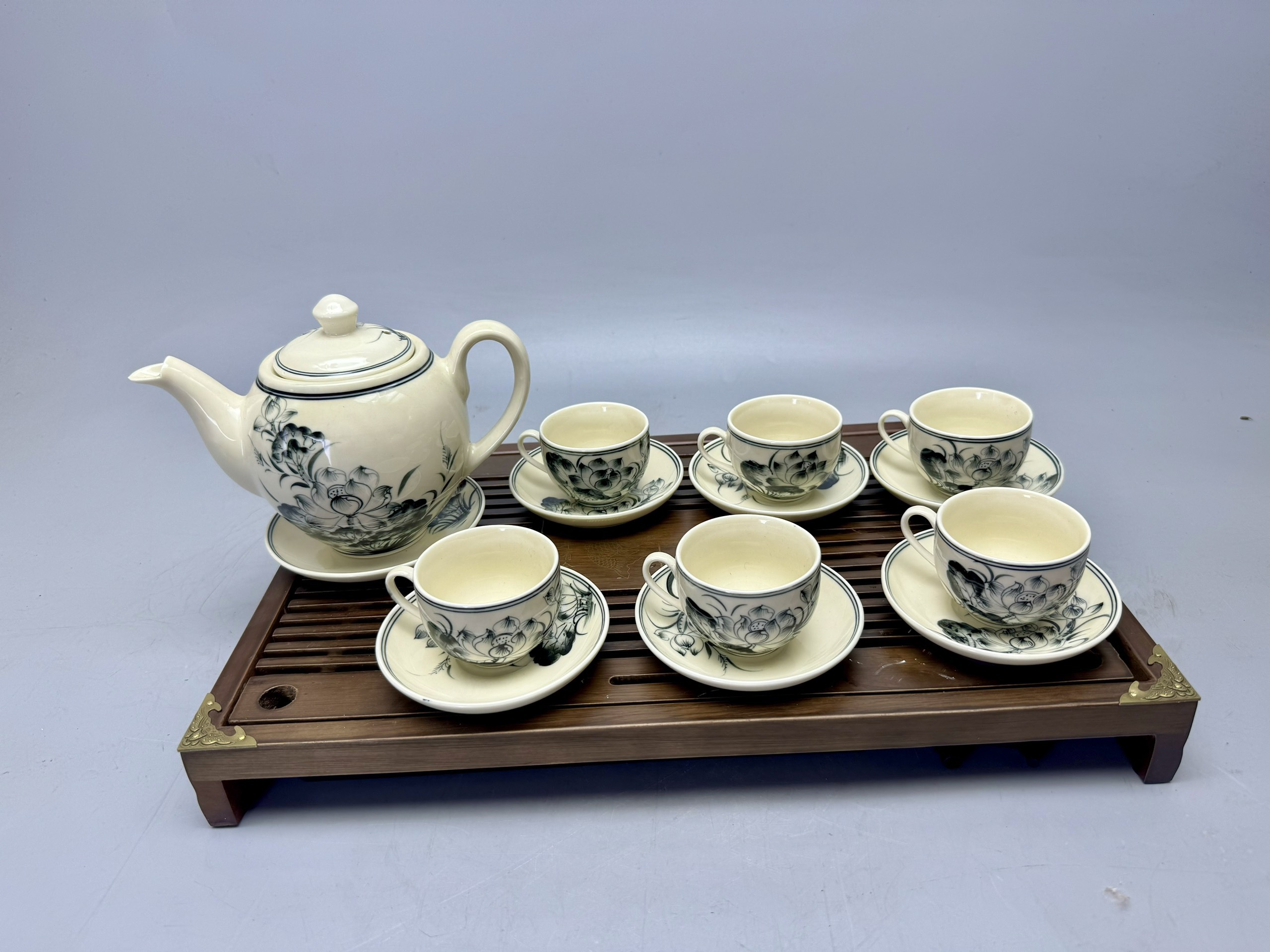 Bộ ấm trà họa tiết hoa sen gốm chu đậu truyền thống