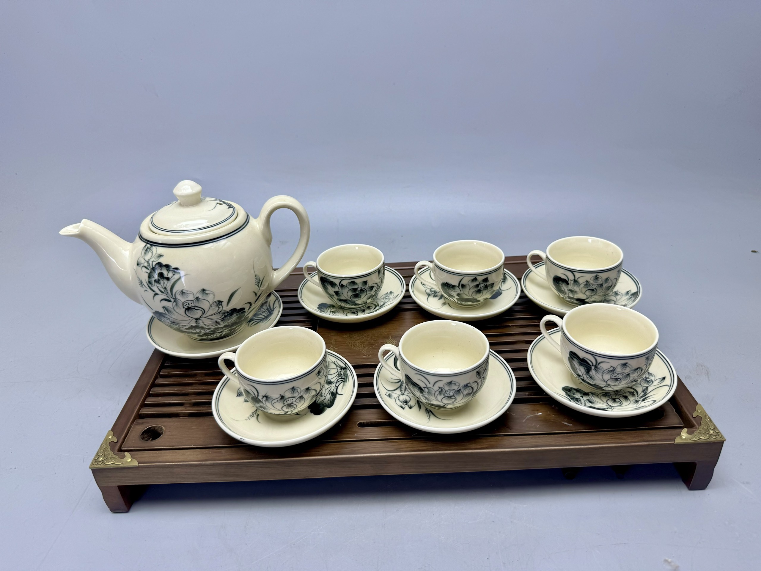 Bộ ấm trà họa tiết hoa sen gốm chu đậu truyền thống