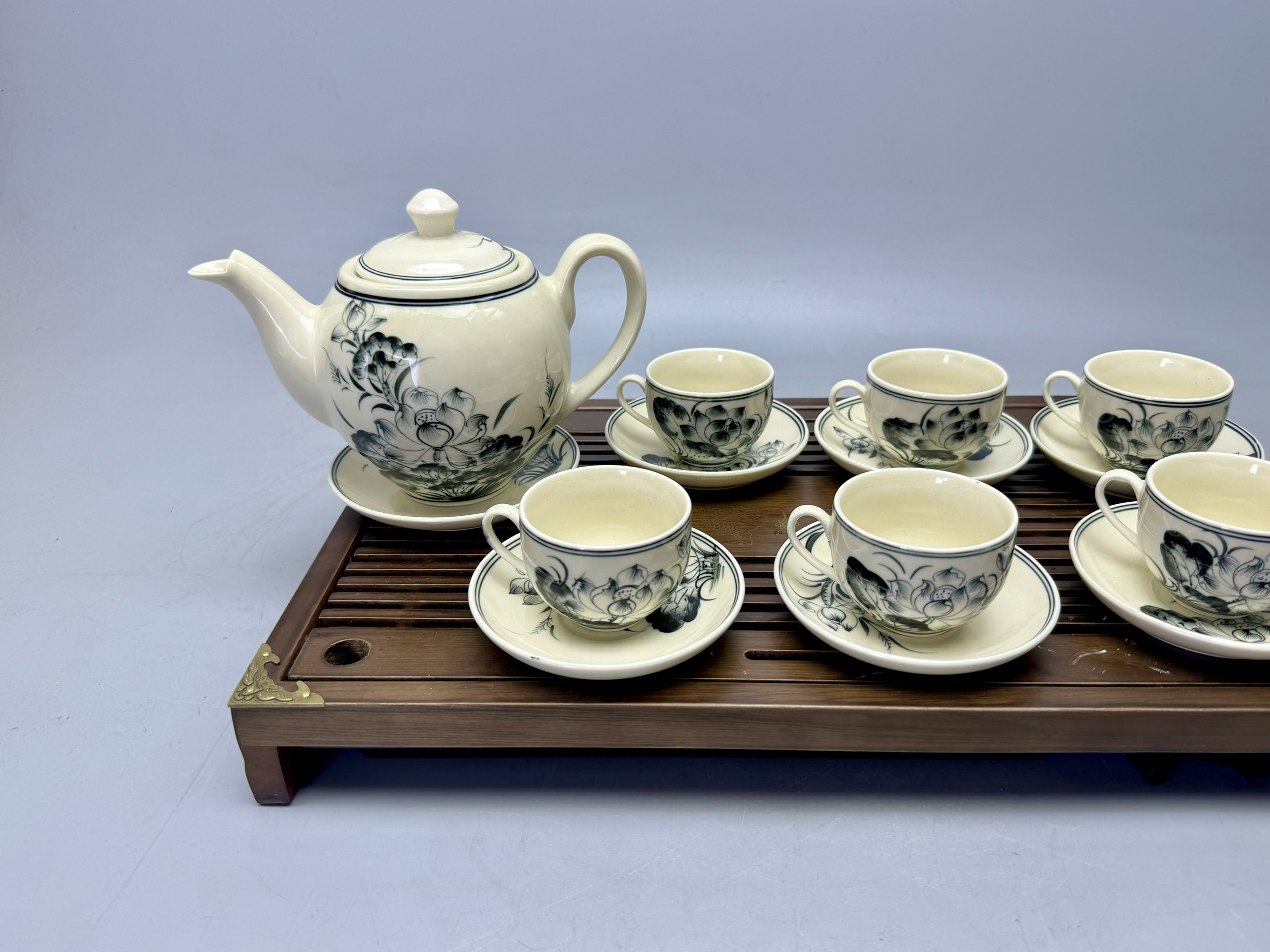 Bộ ấm trà họa tiết hoa sen gốm chu đậu truyền thống