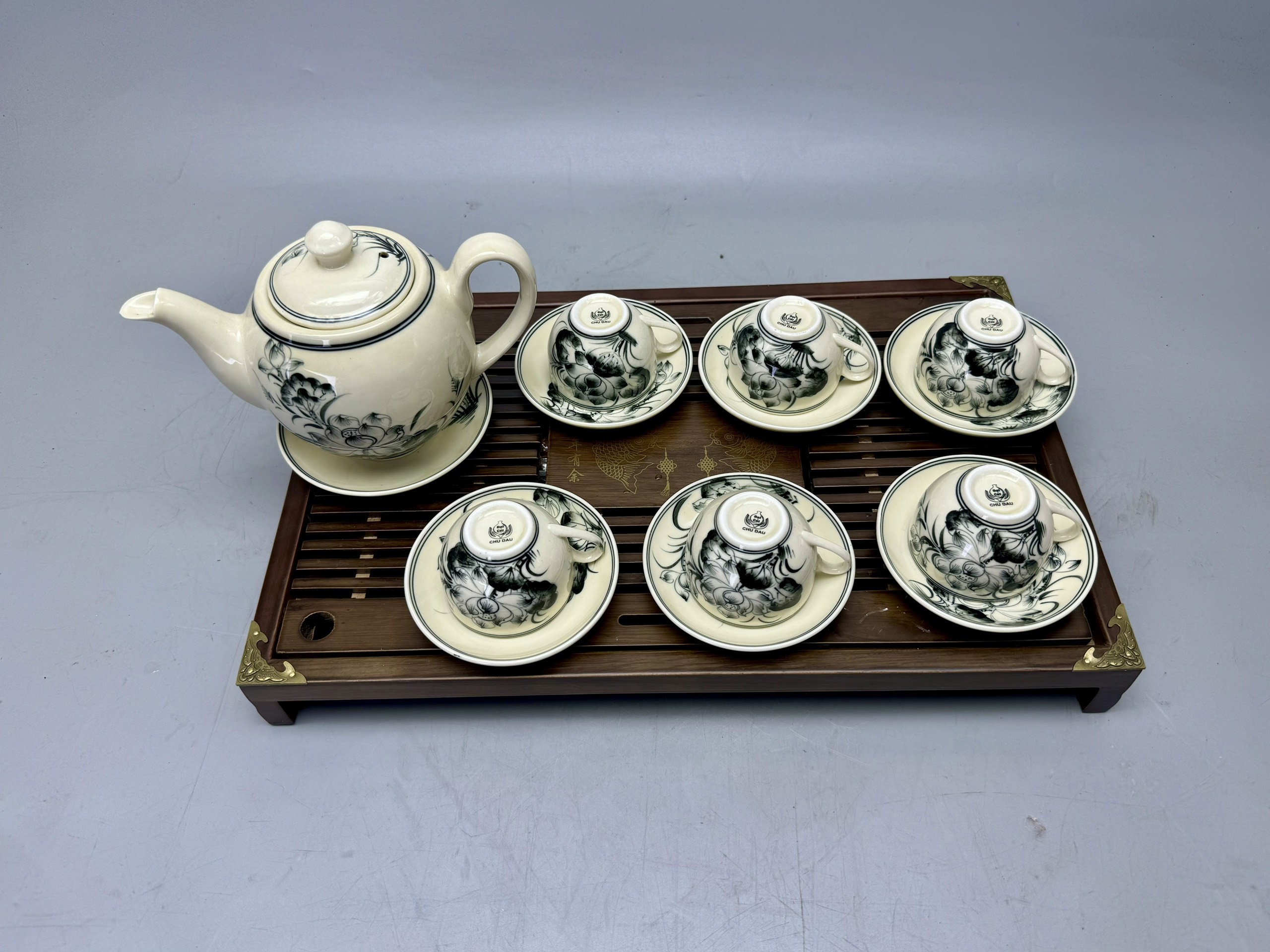 Bộ ấm trà họa tiết hoa sen gốm chu đậu truyền thống