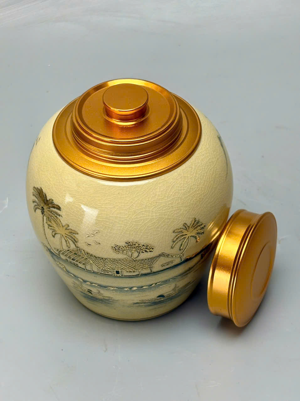 Hộp đựng trà cảnh đồng quê cao 13cm gốm Chu Đậu vẽ vàng