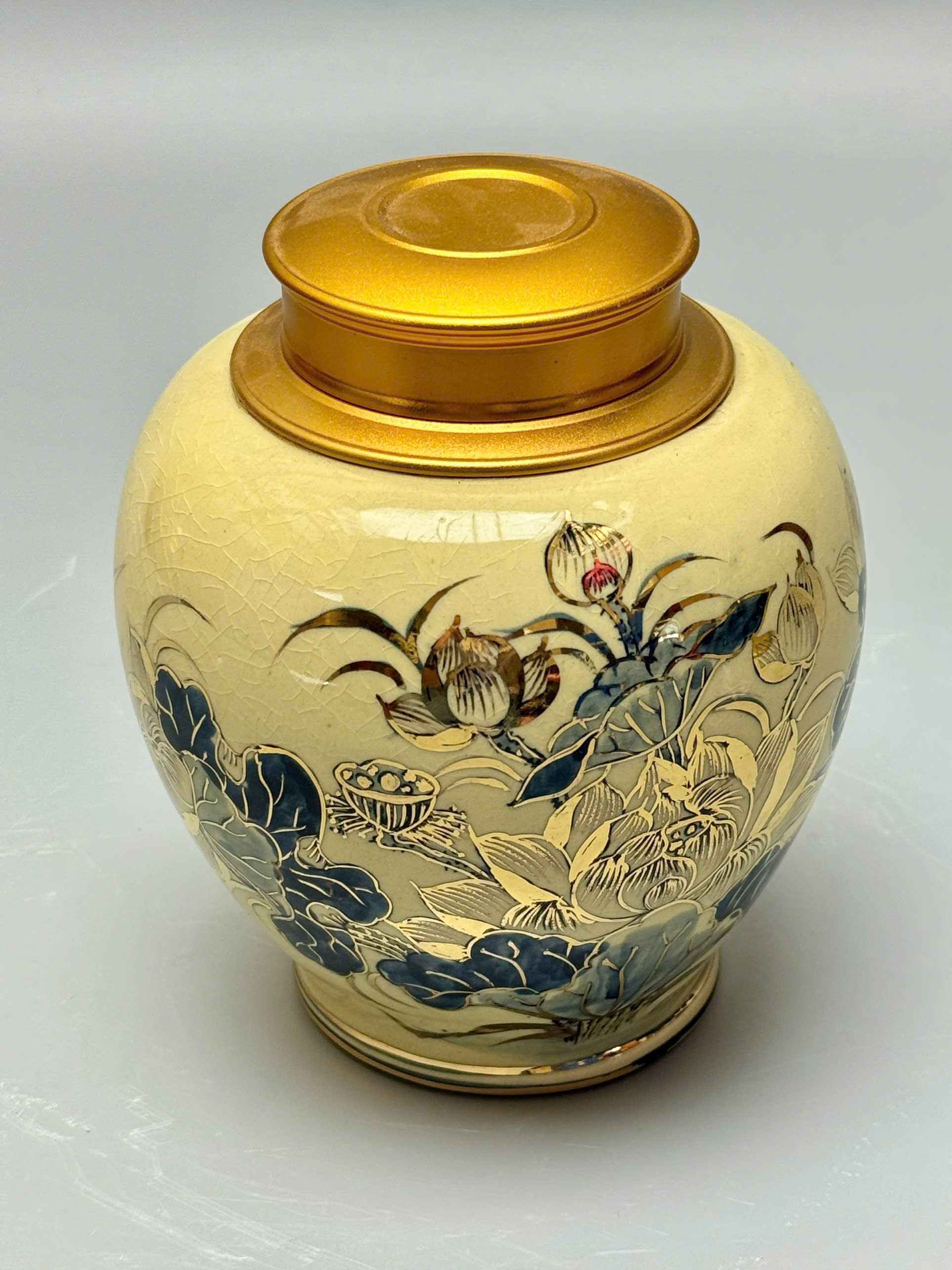 Hũ đựng trà hoa sen gốm Chu Đậu vẽ vàng 24k