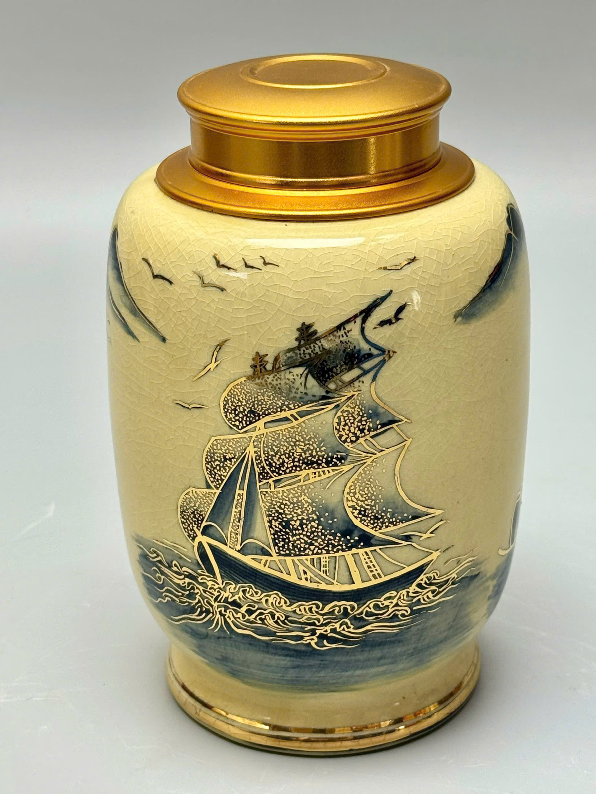 Hũ đựng trà thuận buồm xuôi gió Chu Đậu vẽ vàng