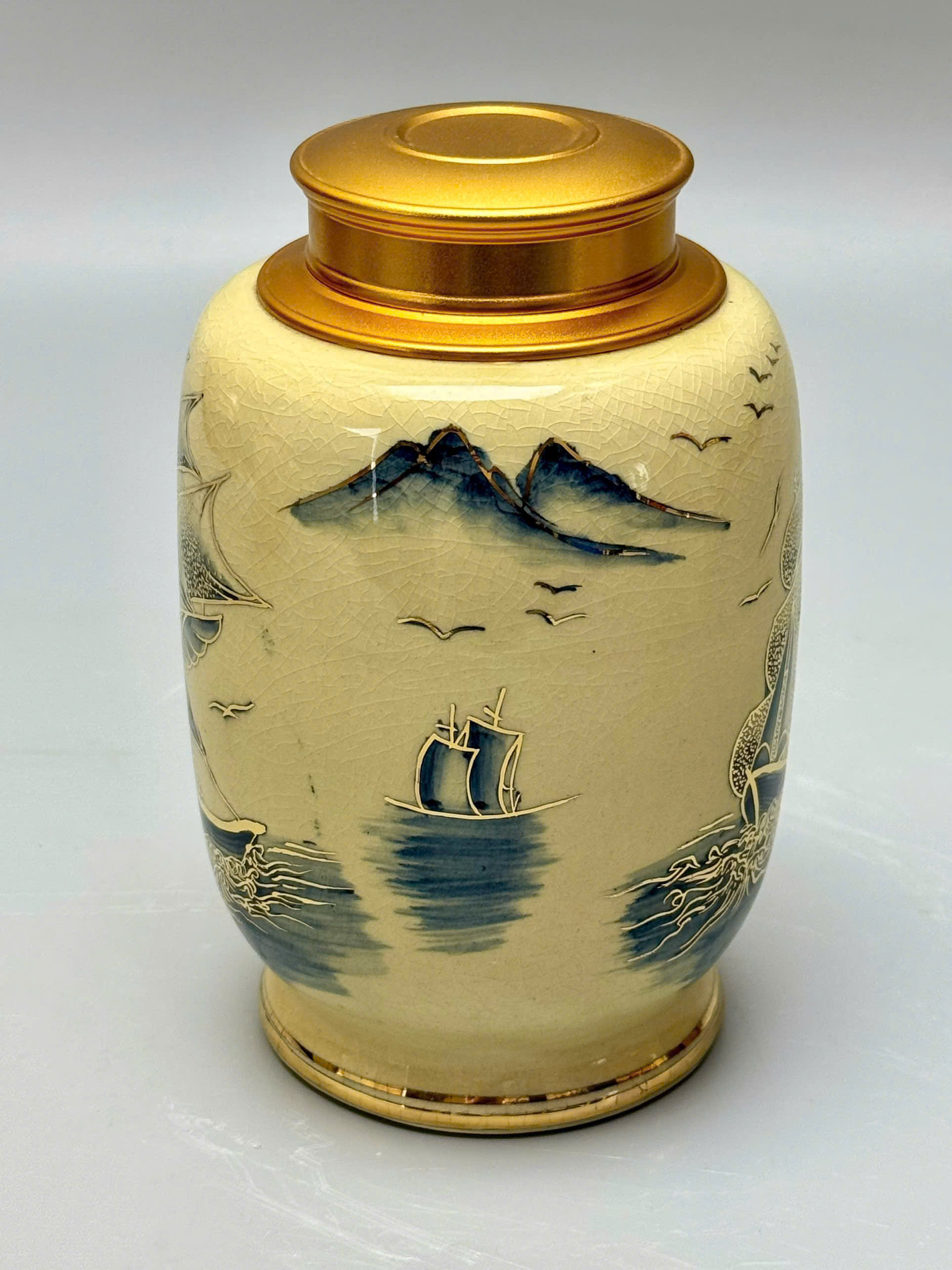 Hũ đựng trà thuận buồm xuôi gió Chu Đậu vẽ vàng