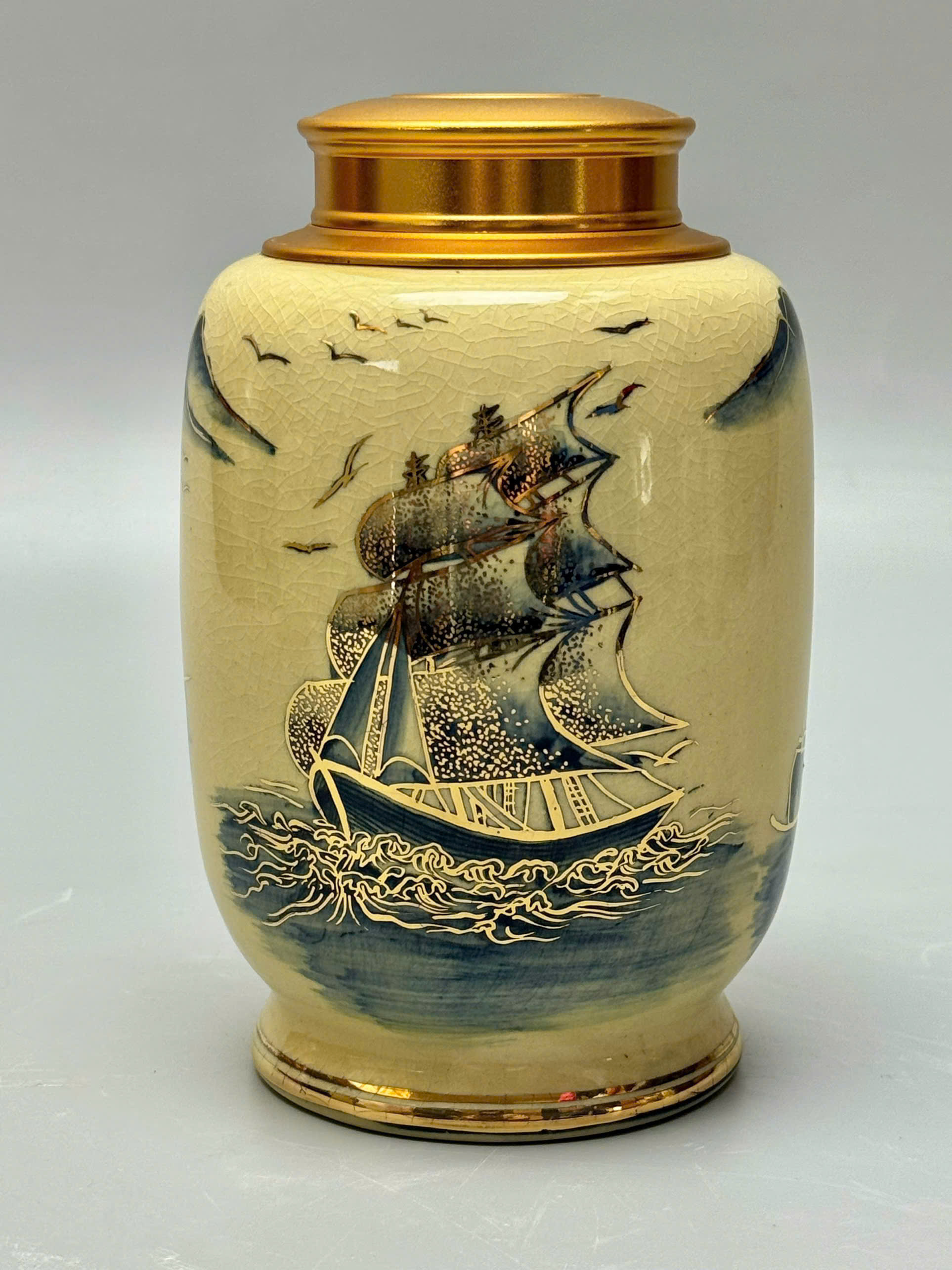 Hũ đựng trà thuận buồm xuôi gió Chu Đậu vẽ vàng