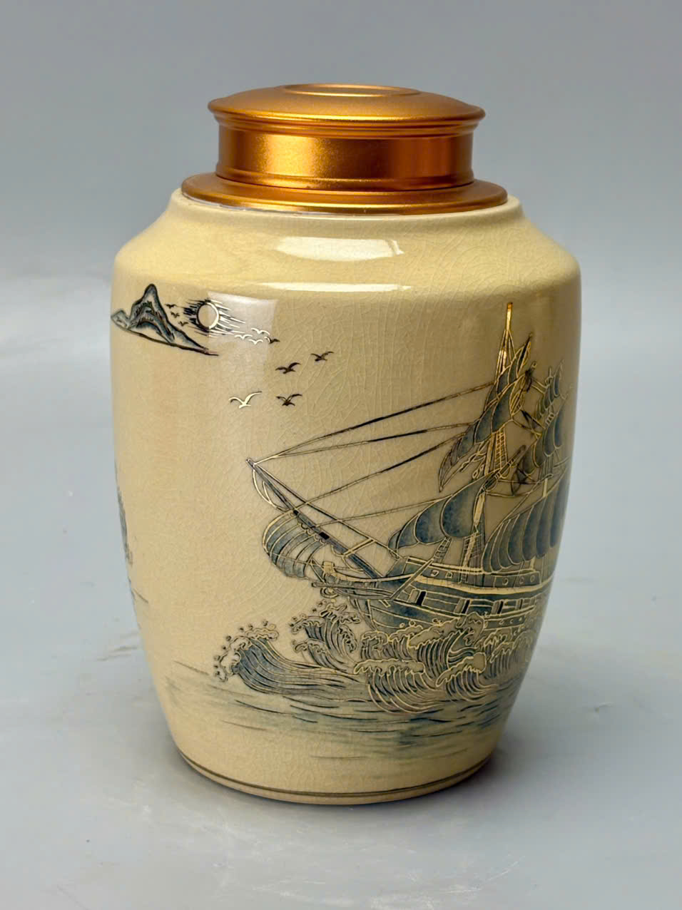 Hũ Trà Hoạ Tiết Thuận Buồm Xuôi Gió Cao 18cm Gốm Chu Đậu Vẽ Vàng
