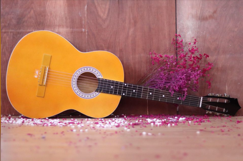 Mua đàn Guitar giá rẻ, chất lượng cho người mới tập tại quận Tân Phú