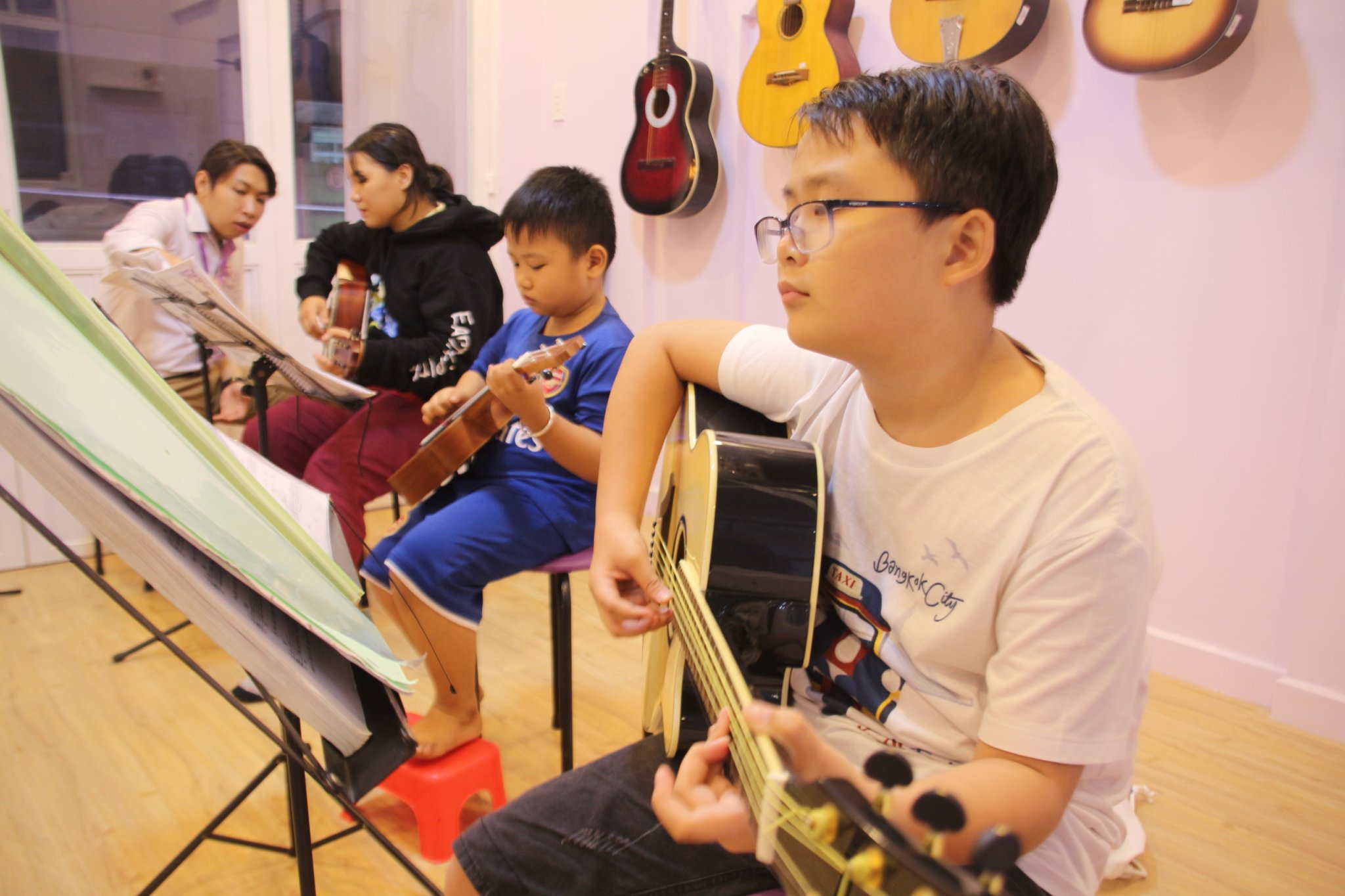 CỬA HÀNG GUITAR UY TÍN TẠI QUẬN BÌNH TÂN | THU NHẠC