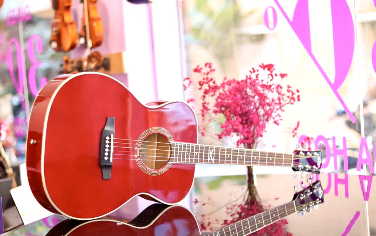 CỬA HÀNG MUA GUITAR UY TÍN TẠI QUẬN 3 TP. HCM | THU NHẠC