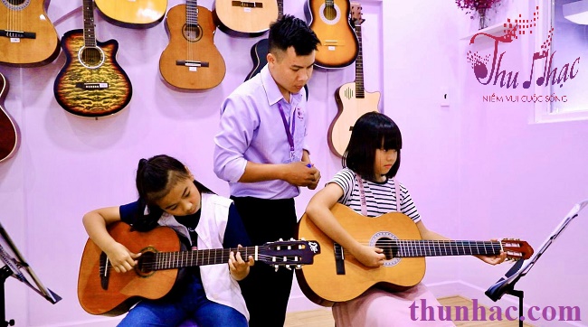 CẦN LƯU Ý NHỮNG GÌ TRƯỚC KHI CHO TRẺ HỌC GUITAR | TP.HCM