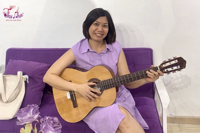 Lớp dạy guitar cho người lớn tuổi tại quận Tân Phú