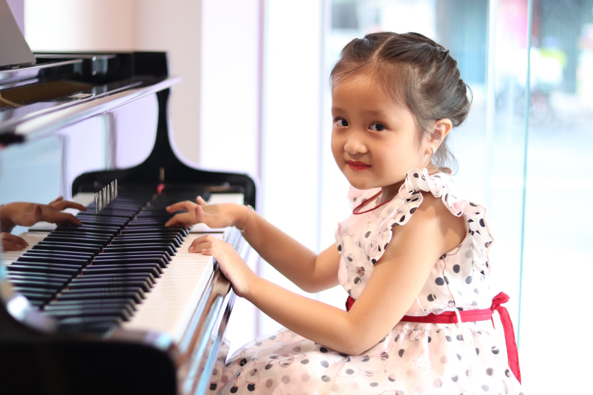 Những lợi ích khi học đàn piano mang đến cho trẻ | TPHCM - THU NHẠC