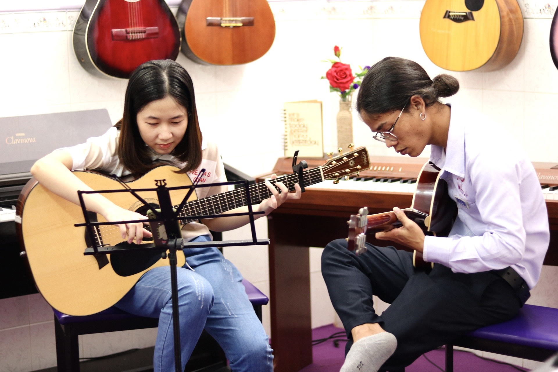 Khóa học đàn guitar nâng cao quận Tân Phú - Thu Nhạc