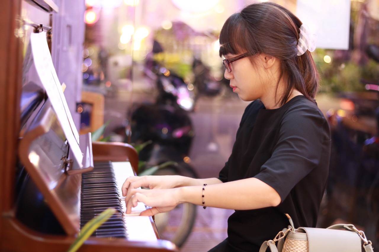 Học đàn piano bao lâu biết chơi đàn - Khóa học piano quận Tân Phú