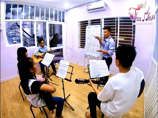 khóa học guitar chuyên nghiệp