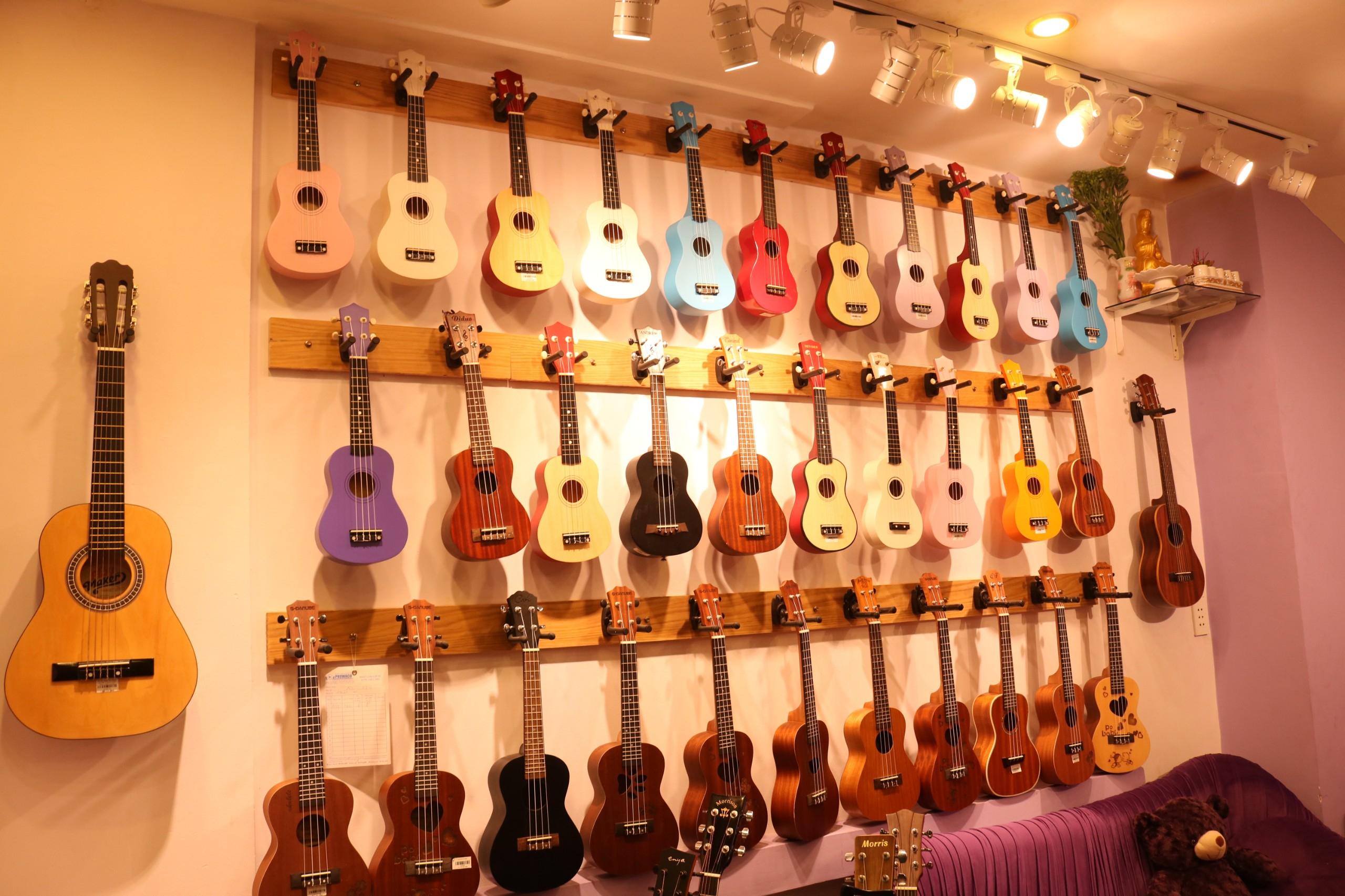 Đàn ukulele nhiều màu giá rẻ quận 9