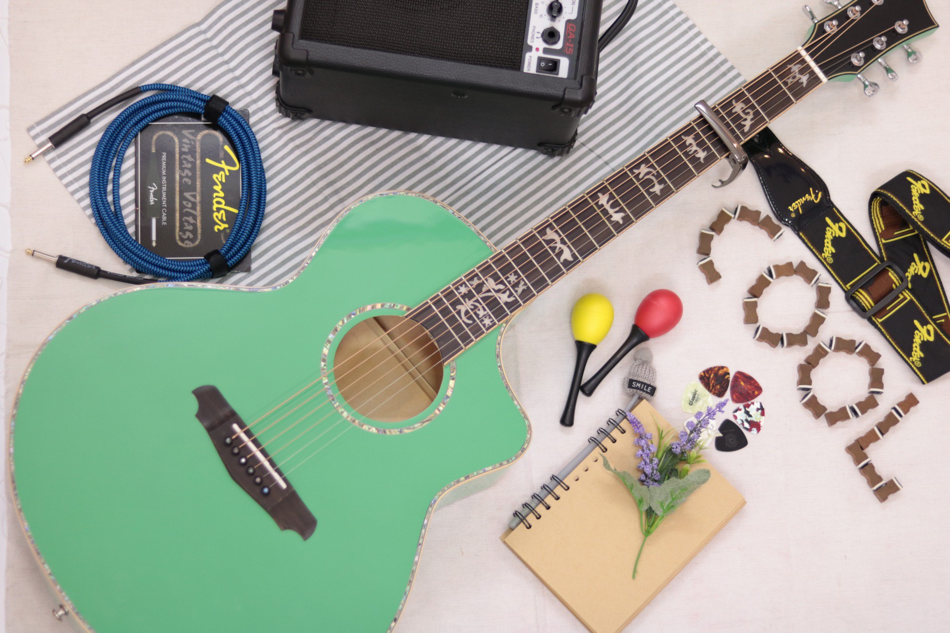 kích thước giữa guitar và ukulele