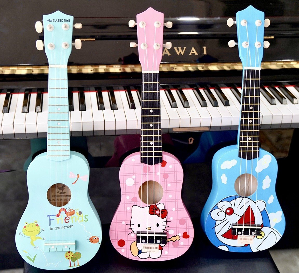 Đàn ukulele màu họa tiết hoạt hình