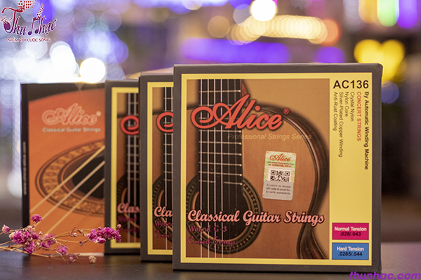 Dây guitar classic giá trung bình