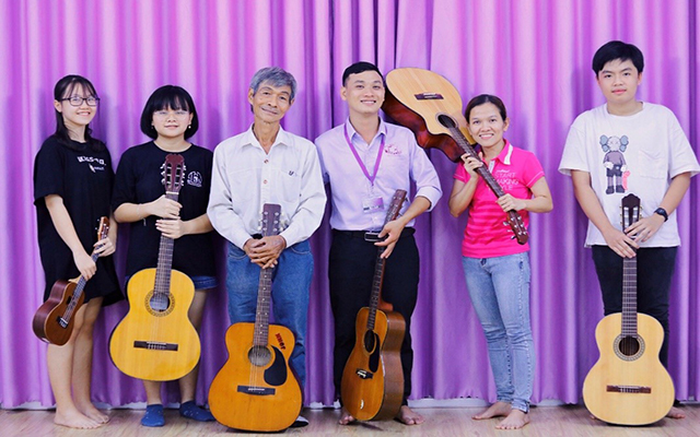 Địa điểm mua đàn guitar đệm hát nào uy tín tại Tân Phú Tp.HCM?
