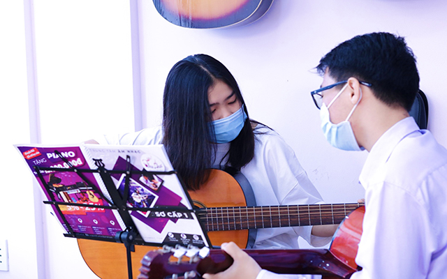 Địa điểm học guitar chất lượng tphcm