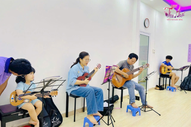 Không gian học đàn mandolin tại Thu Nhạc - Hòa Bình