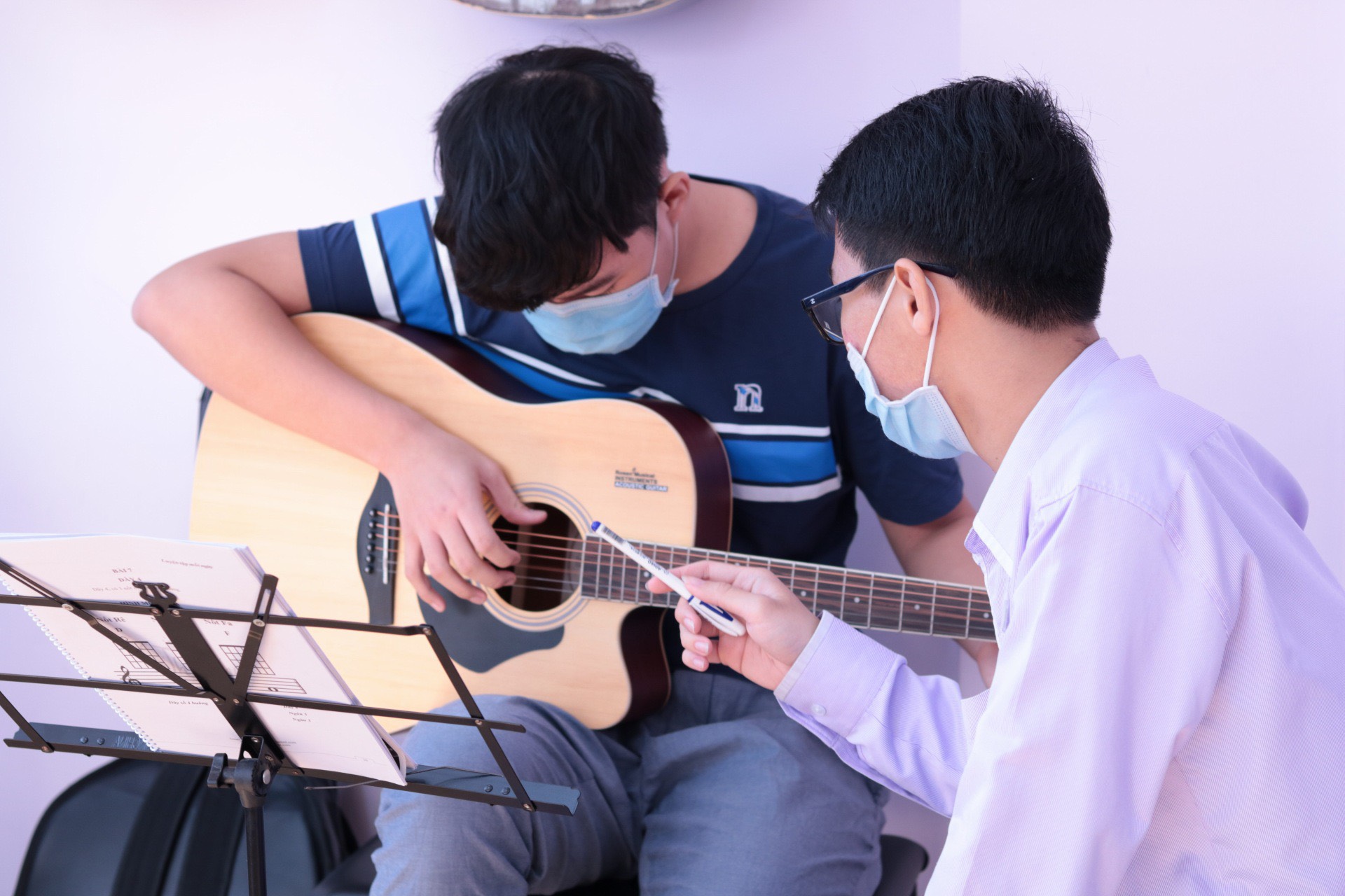 Lớp học Guitar cấp tốc tại Trung tâm Thu Nhạc Tân Phú