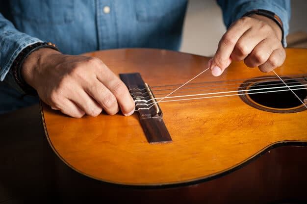 Sửa chữa đàn Guitar các lỗi tại Thu Nhạc Tân Phú