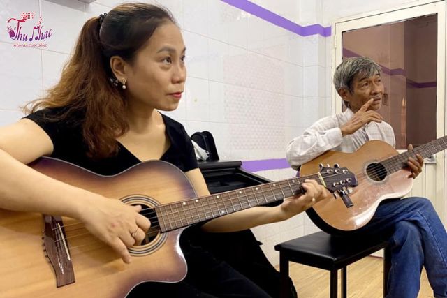 Địa điểm dạy học đàn guitar tại quận Tân Phú uy tín