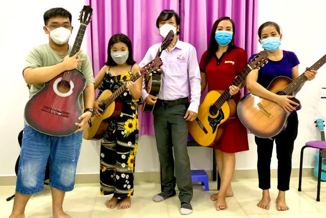 Đối tượng nên tham gia lớp học đàn guitar