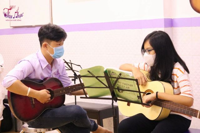Dạy đàn guitar cho bé tại quận Tân Phú