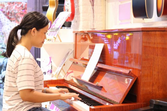 Học đàn piano cho người lớn tuổi tại quận Tân Phú