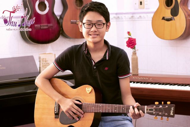 Khóa học đàn guitar đệm hát cho bé uy tín