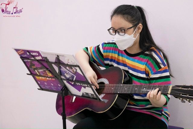 Học đàn guitar từ cơ bản đến nâng cao
