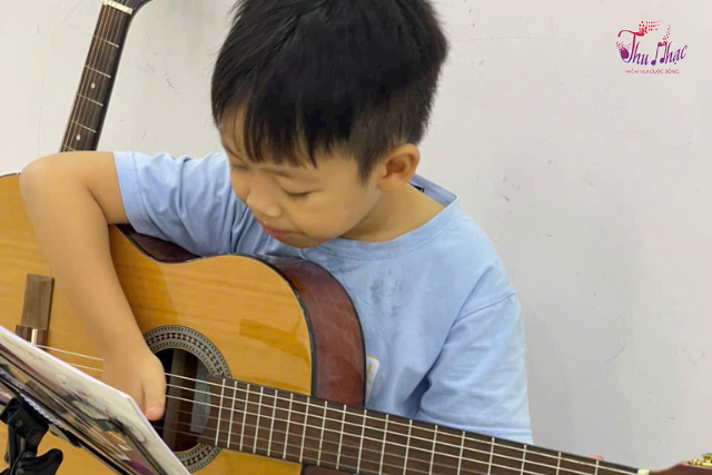 Khóa học guitar mùa hè cho người mới
