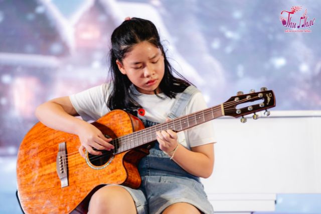 Học đàn guitar classic quận 11 uy tín