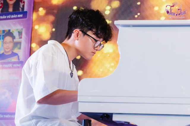 Bé bao nhiêu tuổi thì học được đàn piano?