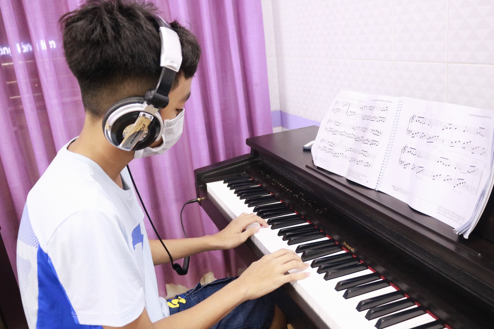 Học piano online giá rẻ