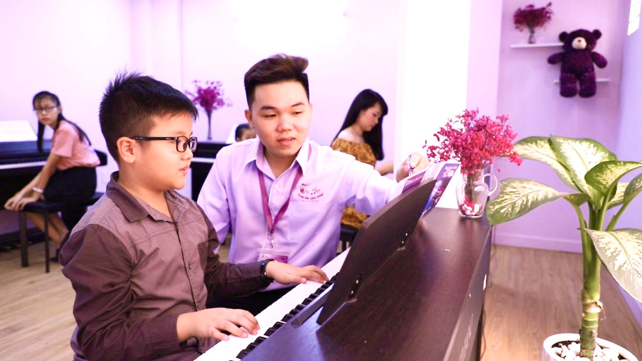 Khóa học piano giá rẻ tại tphcm