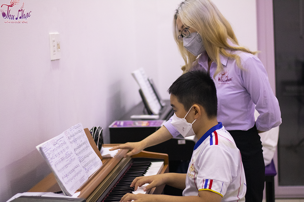 Giá khóa học piano 1 kèm 1