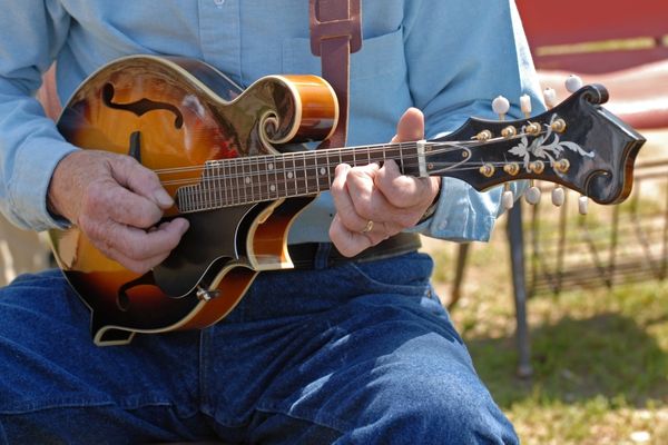 Chơi đàn mandolin có khó không