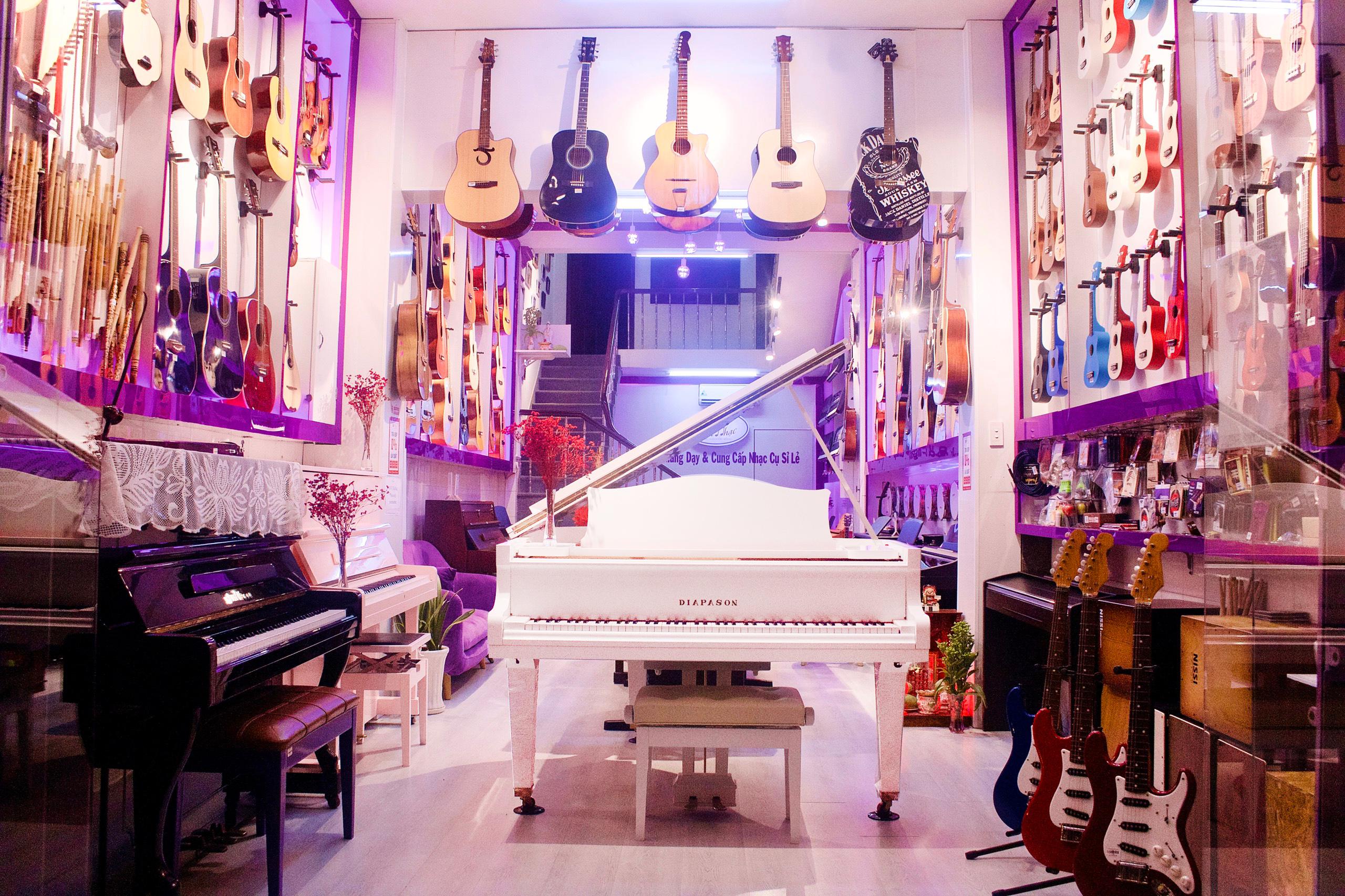 Shop bán đàn guitar acoustic Yamaha chất lượng