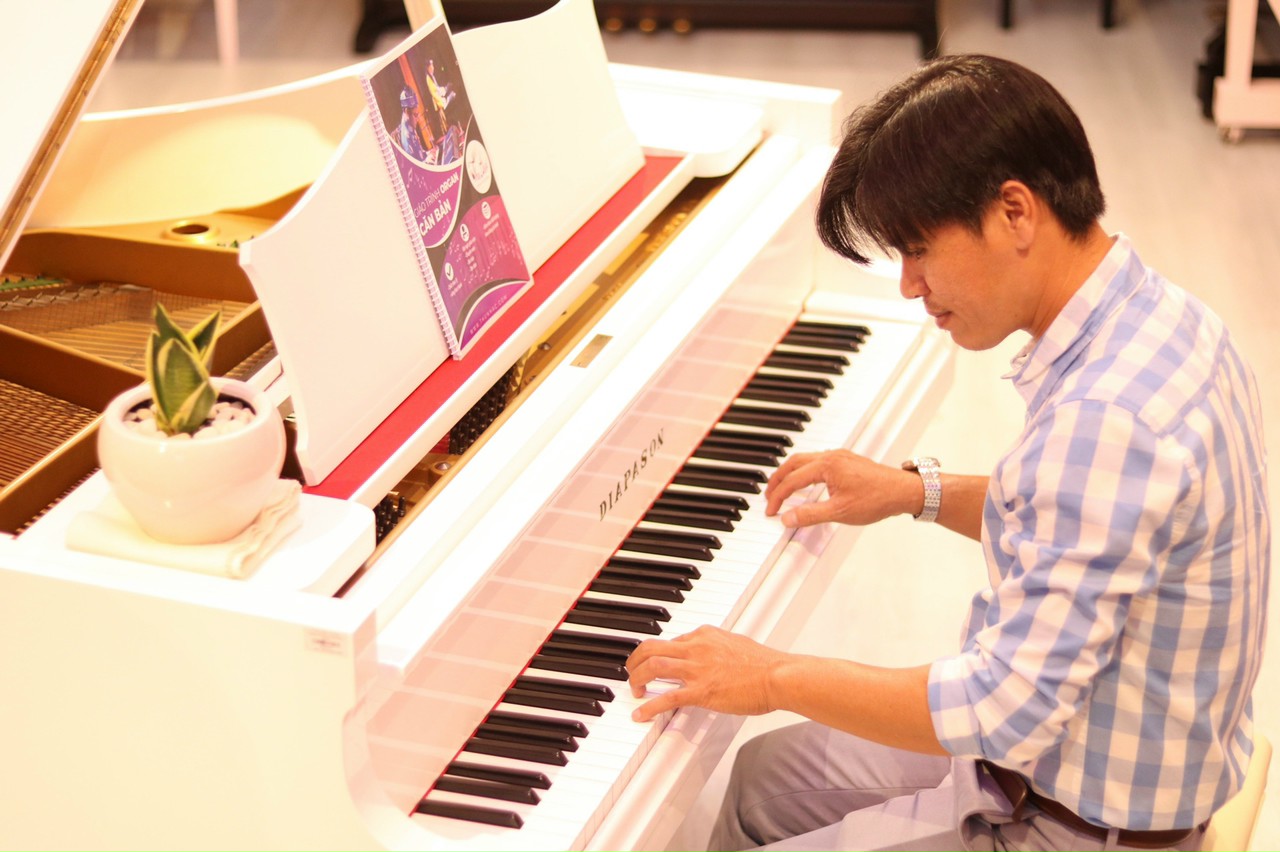 Phương pháp học đàn piano hiệu quả cho người lớn