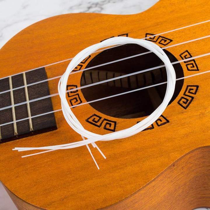 Chuẩn bị dây đàn ukulele mới